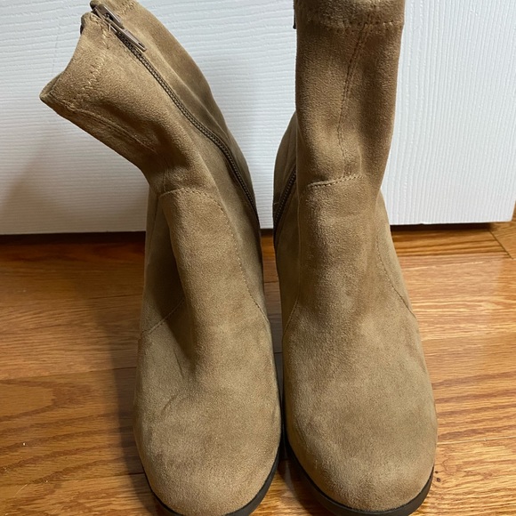 FALL boots - Picture 2 of 3